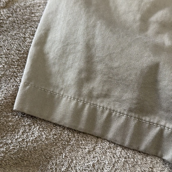 J Crew Woman’s 100% Cotton Chino Broken in Shorts - Picture 5 of 9